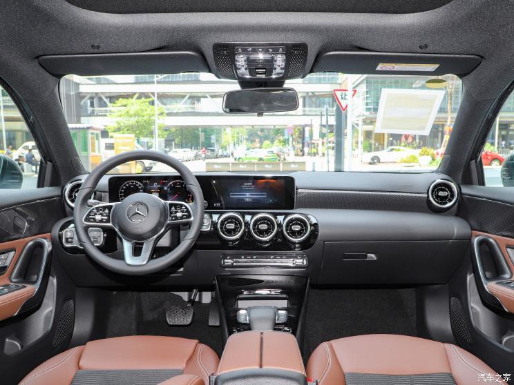 奔驰(进口) 奔驰A级(进口) 2022款 改款 A 200 动感型 奔驰(进口) 奔驰A级(进口) 2022款 改款 A 200 动感型