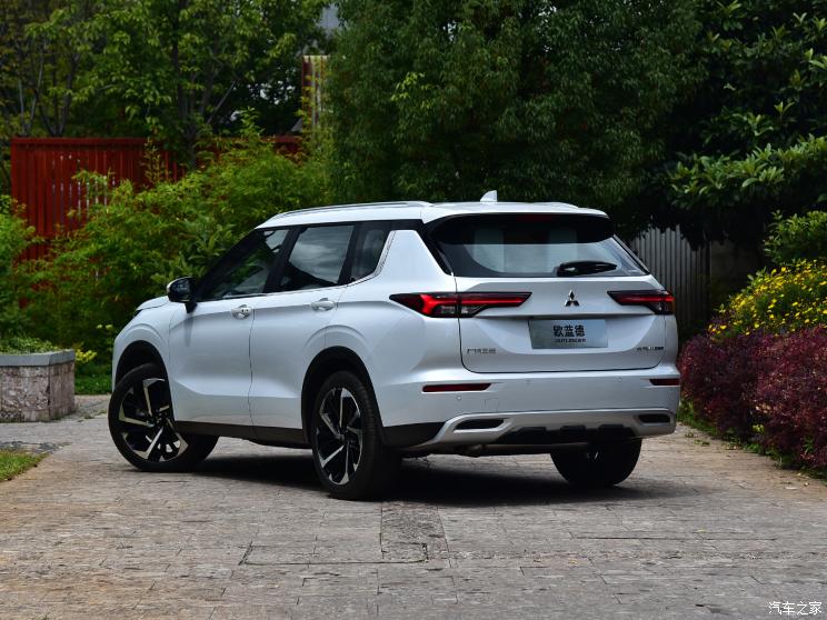 广汽三菱 欧蓝德 2022款 1.5T CVT四驱高配版 7座