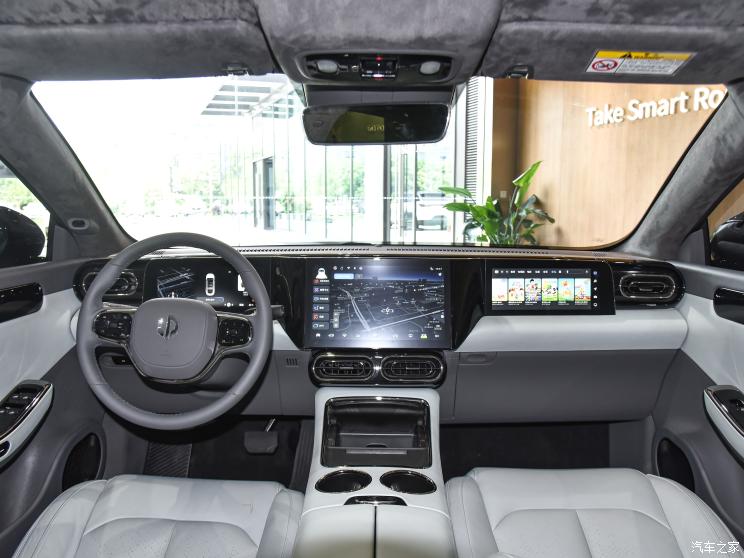 零跑汽车 零跑C01 2022款 四驱双电机高性能版 零跑汽车 零跑C01 2022款 四驱双电机高性能版