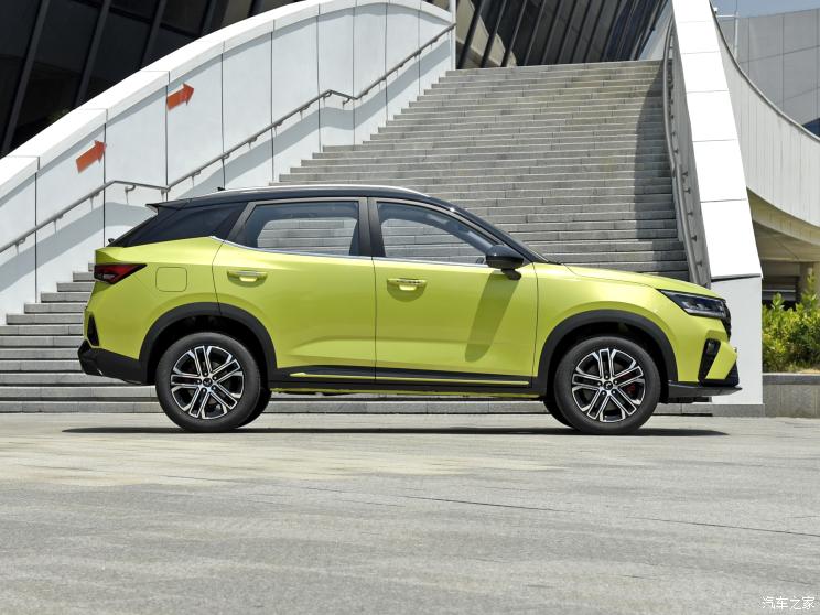 上汽通用五菱 五菱星驰 2022款 1.5T 基本型 上汽通用五菱 五菱星驰 2022款 1.5T 基本型