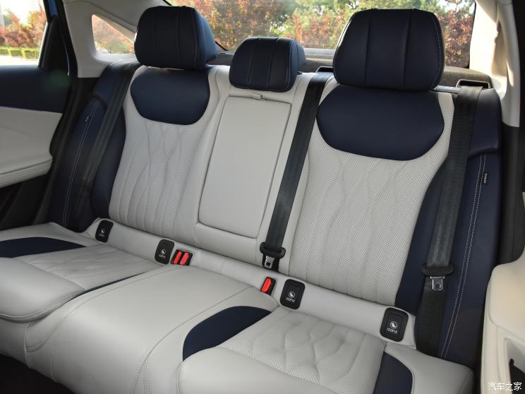 奇瑞汽车 艾瑞泽8 2022款 1.6T DCT臻 奇瑞汽车 艾瑞泽8 2022款 1.6T DCT臻