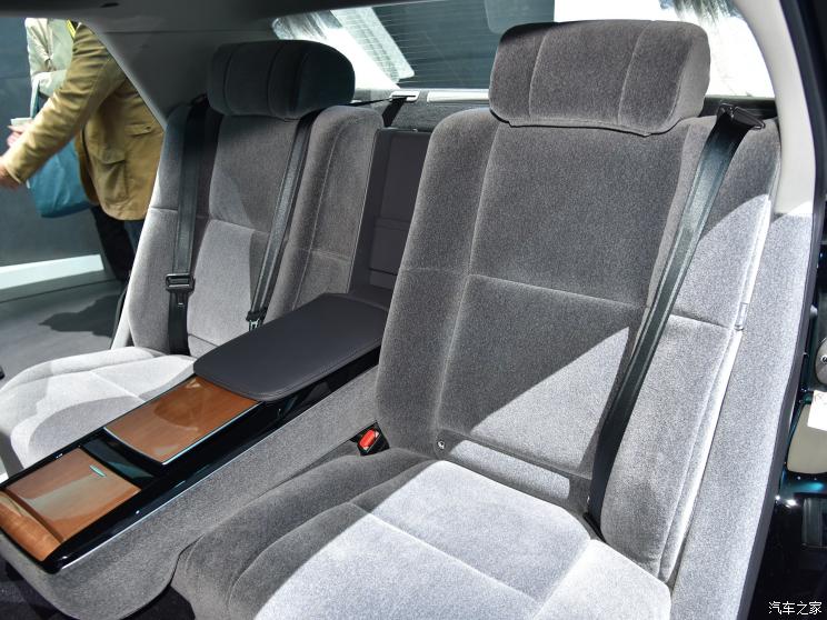 丰田(进口) 世纪 2018款 基本型 丰田(进口) 世纪 2018款 基本型