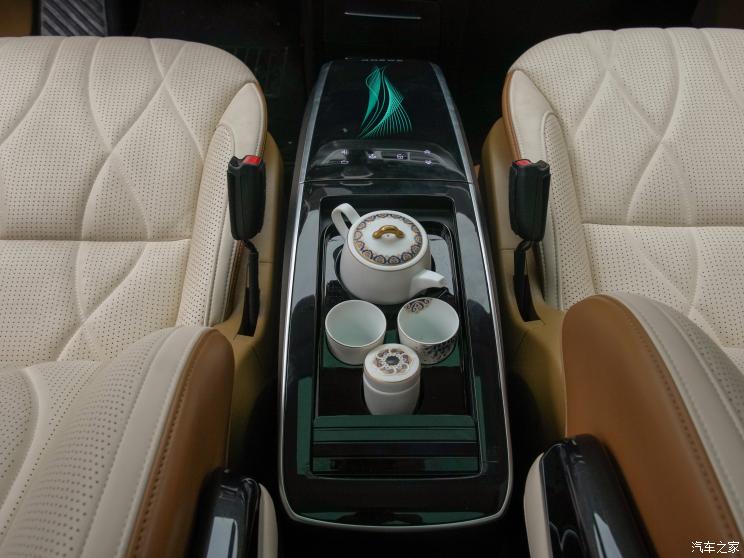 联合改装 iMAX8全家版 2023款 2.0T 全家挚爱版 联合改装 iMAX8全家版 2023款 2.0T 全家挚爱版