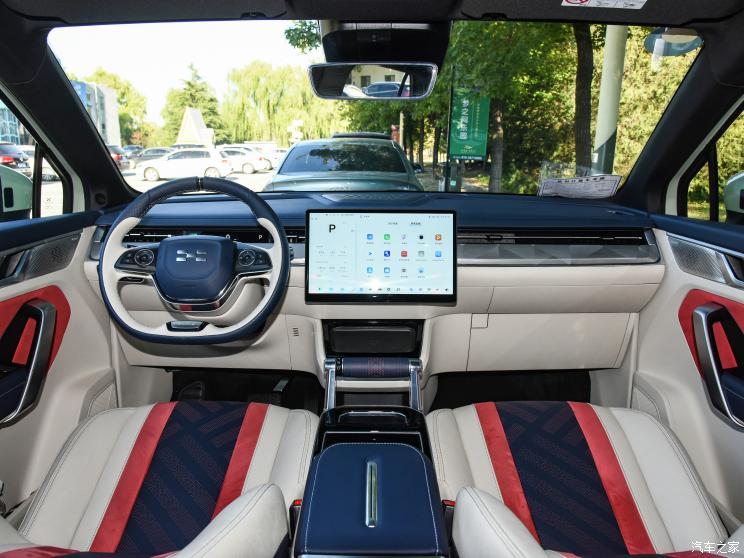 爱驰汽车 爱驰U6 2023款 PLAY 63kWh 爱驰汽车 爱驰U6 2023款 PLAY 63kWh