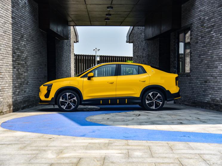 爱驰汽车 爱驰U6 2022款 PLAY 爱驰汽车 爱驰U6 2022款 PLAY