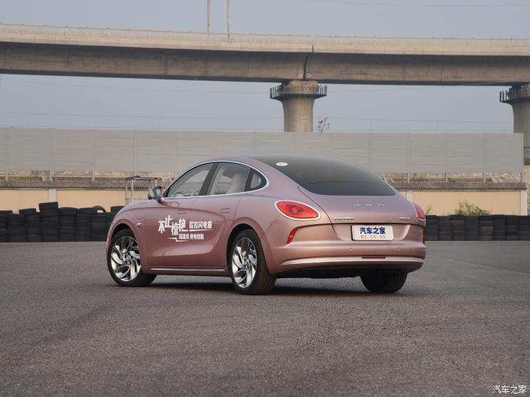 长城汽车 欧拉闪电猫 2022款 555km 标准续航版 长城汽车 欧拉闪电猫 2022款 555km 标准续航版