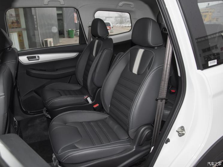 东风风行 风行SX6 2022款 1.6L 手动豪华型-青春版 东风风行 风行SX6 2022款 1.6L 手动豪华型-青春版