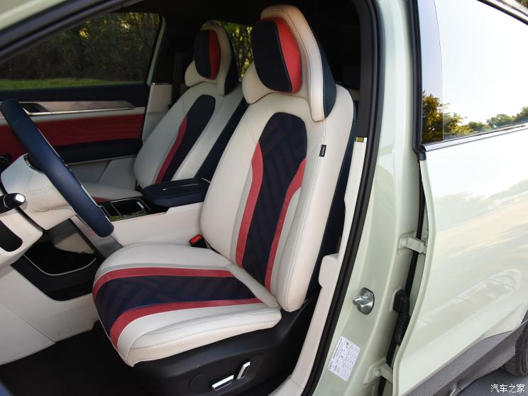 爱驰汽车 爱驰U6 2022款 PLAY 爱驰汽车 爱驰U6 2022款 PLAY