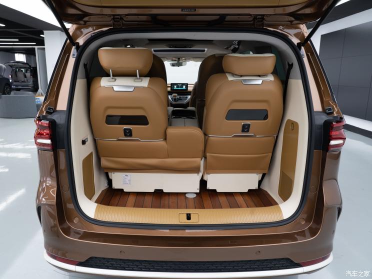 联合改装 iMAX8全家版 2023款 2.0T 全家挚爱版 联合改装 iMAX8全家版 2023款 2.0T 全家挚爱版