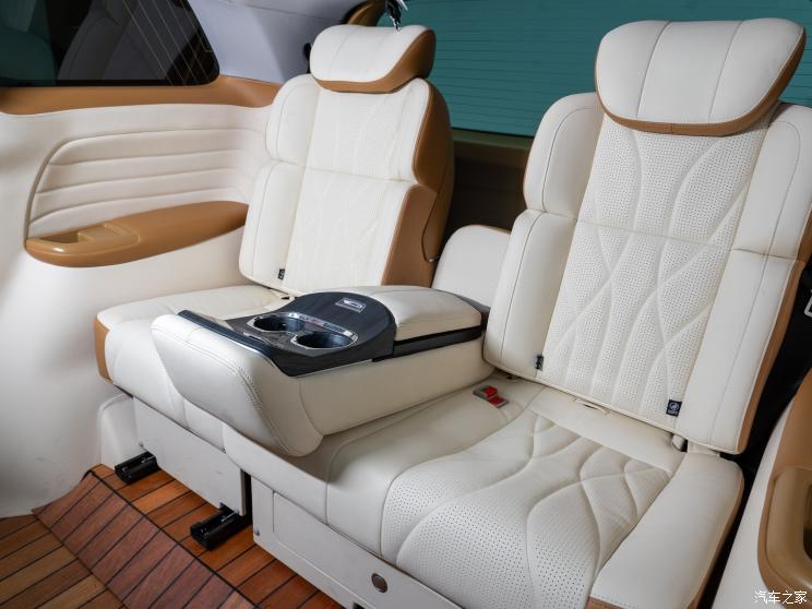 联合改装 iMAX8全家版 2023款 2.0T 全家挚爱版 联合改装 iMAX8全家版 2023款 2.0T 全家挚爱版