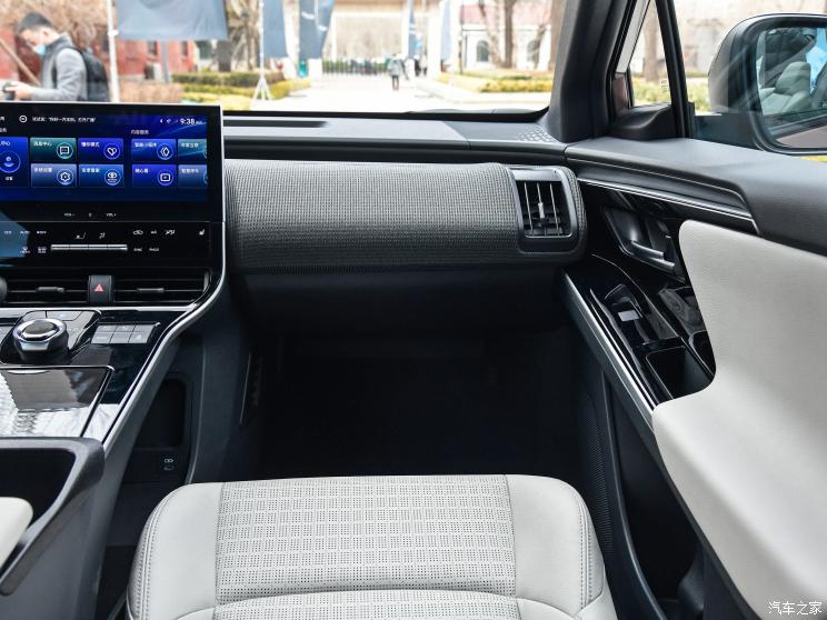 一汽丰田 一汽丰田bZ4X 2022款 两驱畅享版 一汽丰田 一汽丰田bZ4X 2022款 两驱畅享版