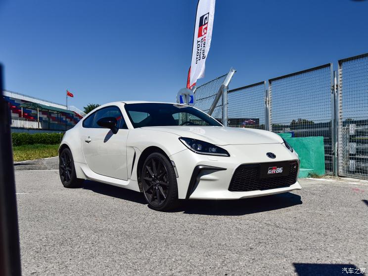 丰田(进口) 丰田86 2022款 GR 86 2.4L 手动版 丰田(进口) 丰田86 2022款 GR 86 2.4L 手动版
