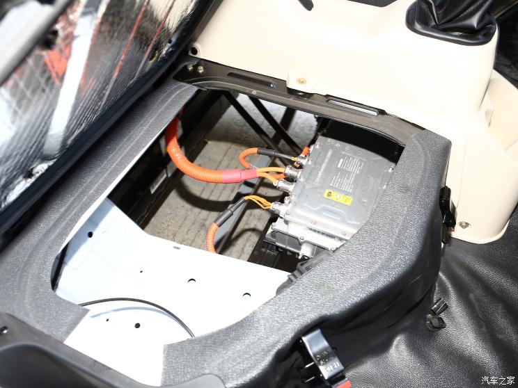 长安凯程 长安睿行EM80 2022款 平顶对开门2座60kW 长安凯程 长安睿行EM80 2022款 平顶对开门2座60kW