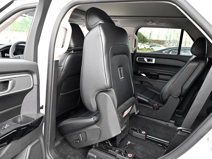 长安福特 探险者 2023款 EcoBoost 285 四驱风尚plus版 6座 长安福特 探险者 2023款 EcoBoost 285 四驱风尚plus版 6座