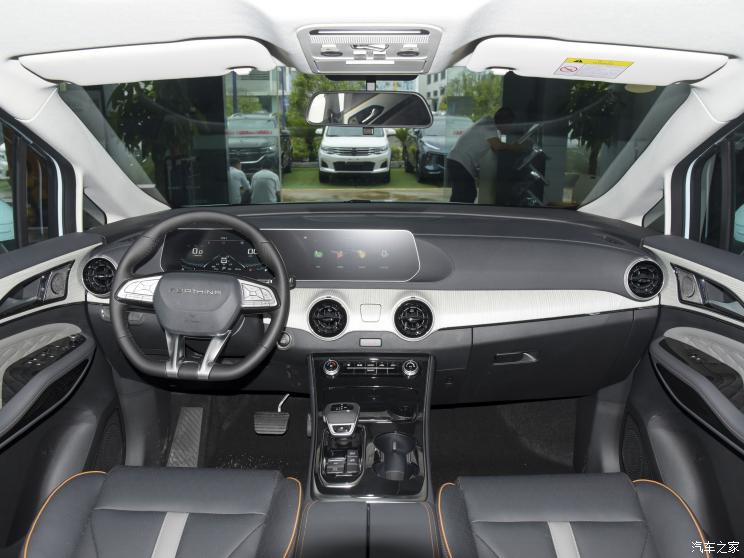 东风风行 风行游艇 2022款 1.5T DCT扬帆版 东风风行 风行游艇 2022款 1.5T DCT扬帆版