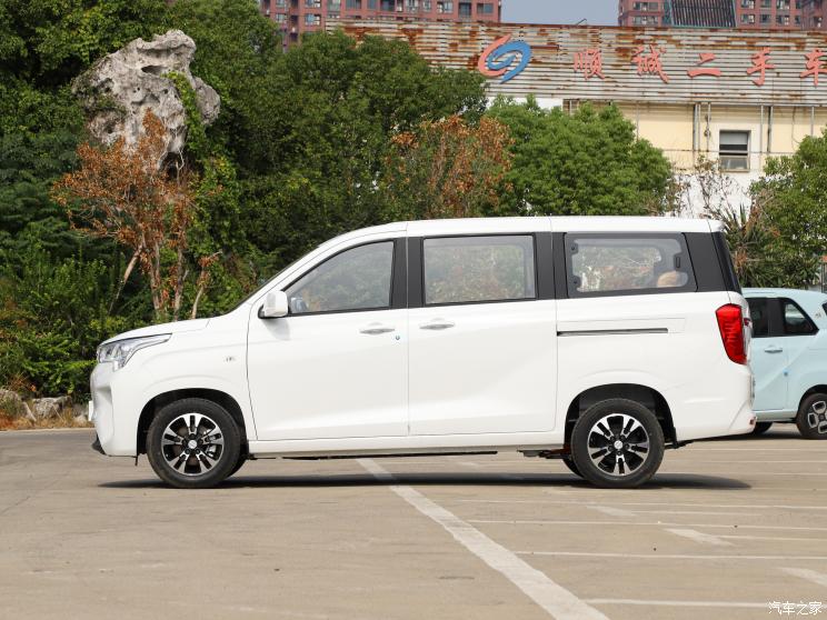 东风小康 风光E380 2022款 基本型 东风小康 风光E380 2022款 基本型