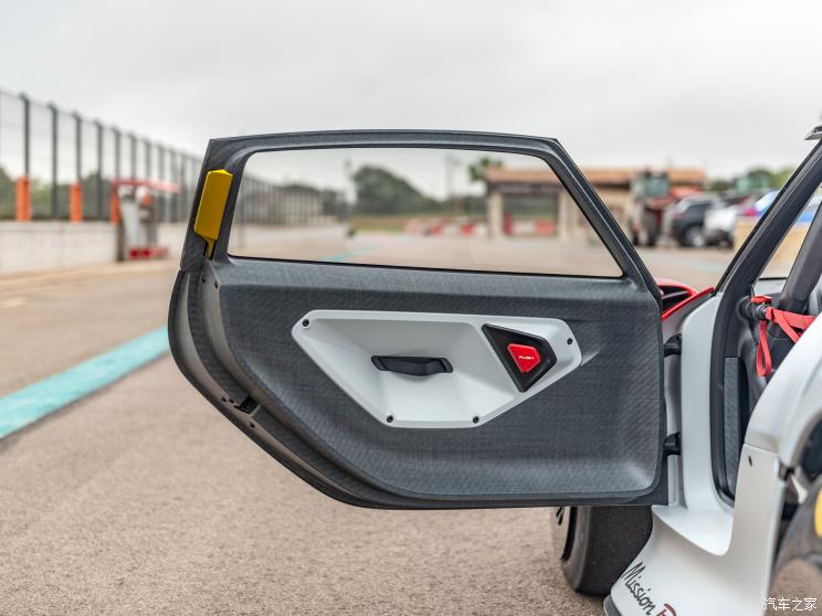 保时捷 Mission R 2021款 基本型 保时捷 Mission R 2021款 基本型