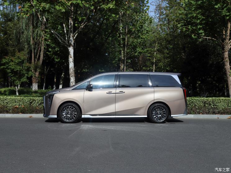 广汽乘用车 传祺M8 2024款 双擎系列 2.0TM 高配版 广汽乘用车 传祺M8 2024款 双擎系列 2.0TM 高配版