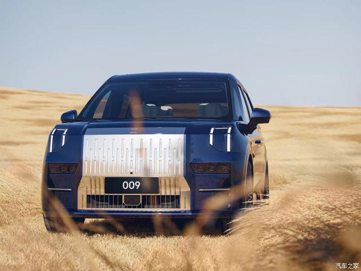 极氪 ZEEKR 009 2022款 双电机 基本型 6座 极氪 ZEEKR 009 2022款 双电机 基本型 6座