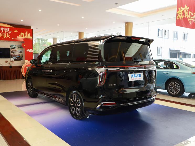 一汽红旗 红旗HQ9 2023款 2.0T 智联旗韵版 一汽红旗 红旗HQ9 2023款 2.0T 智联旗韵版