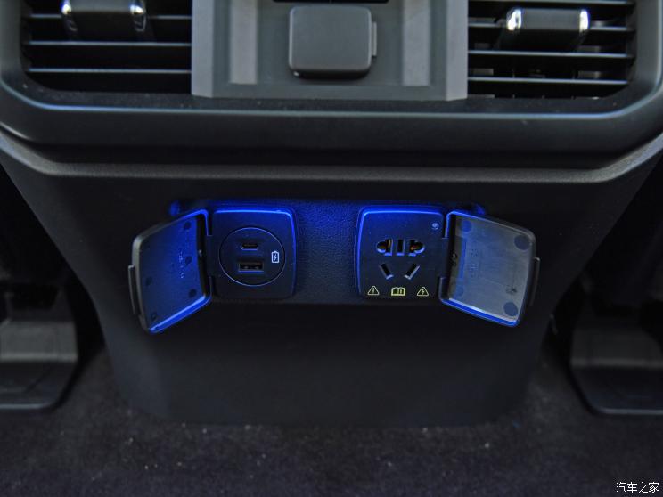 福特(进口) 福特F-150 2022款 3.5T 猛禽 福特(进口) 福特F-150 2022款 3.5T 猛禽