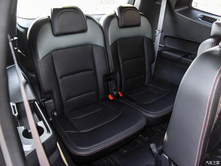 吉利汽车 豪越L 2023款 2.0T DCT尊贵版 吉利汽车 豪越L 2023款 2.0T DCT尊贵版