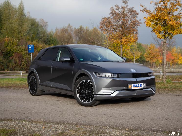 现代(进口) IONIQ(艾尼氪)5 2022款 基本型 现代(进口) IONIQ(艾尼氪)5 2022款 基本型