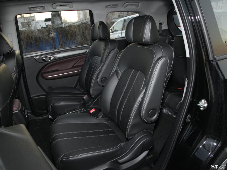 广汽乘用车 传祺M6 2021款 PRO 270T 自动尊享版