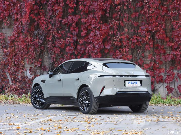 阿维塔科技 阿维塔11 2022款 长续航双电机奢享版 阿维塔科技 阿维塔11 2022款 长续航双电机奢享版
