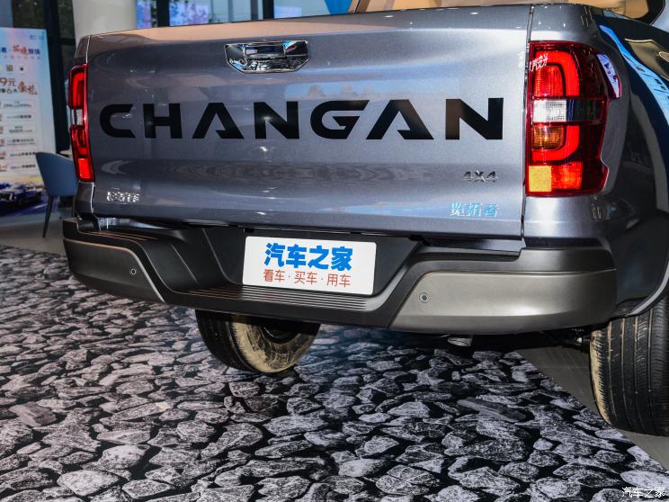 长安汽车 长安览拓者 2023款 2.0T自动两驱汽油领航型标箱 长安汽车 长安览拓者 2023款 2.0T自动两驱汽油领航型标箱