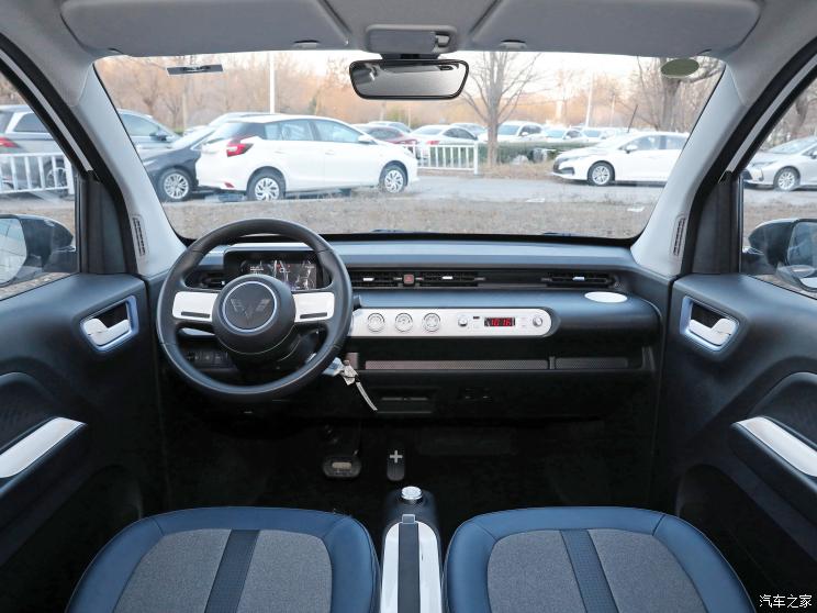 上汽通用五菱 宏光MINIEV 2022款 GAMEBOY 200km 都市追风限量版 上汽通用五菱 宏光MINIEV 2022款 GAMEBOY 200km 都市追风限量版