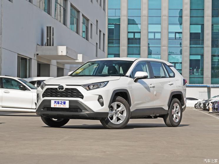 一汽丰田 RAV4荣放 2022款 2.0L CVT两驱都市版 一汽丰田 RAV4荣放 2022款 2.0L CVT两驱都市版