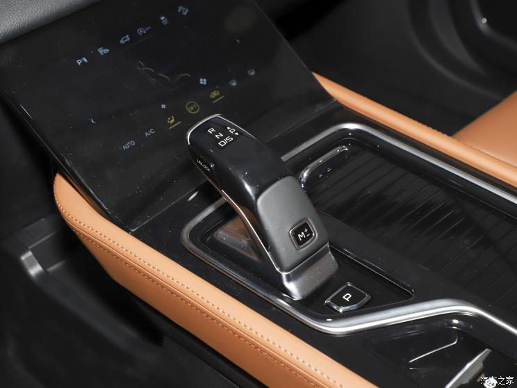 一汽奔腾 奔腾T99 2023款 20TD 自动尊享型（6AT）