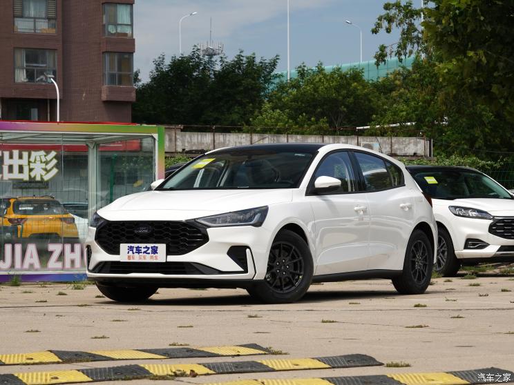 长安福特 福克斯 2022款 两厢 EcoBoost 180 自动竞速版 长安福特 福克斯 2022款 两厢 EcoBoost 180 自动竞速版