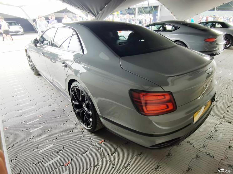 宾利 飞驰 2022款 4.0T V8 S 宾利 飞驰 2022款 4.0T V8 S