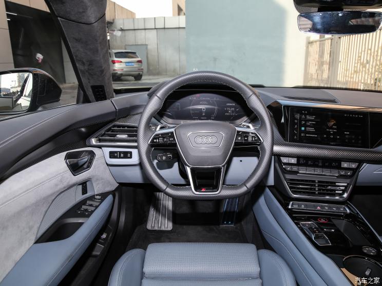 Audi Sport 奥迪RS e-tron GT 2023款 基本型 Audi Sport 奥迪RS e-tron GT 2023款 基本型