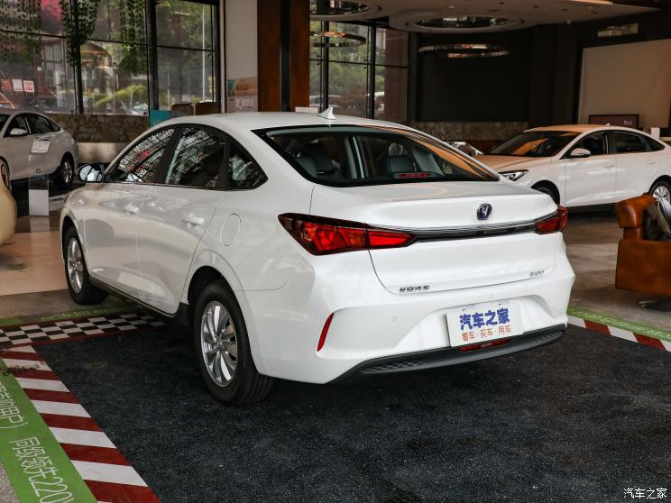 长安汽车 逸动新能源 2022款 EV460 智焕网约版 磷酸铁锂 长安汽车 逸动新能源 2022款 EV460 智焕网约版 磷酸铁锂