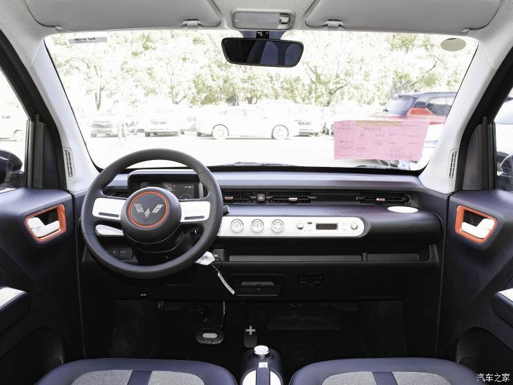 上汽通用五菱 宏光MINIEV 2022款 GAMEBOY 300km 竞速游侠限量版
