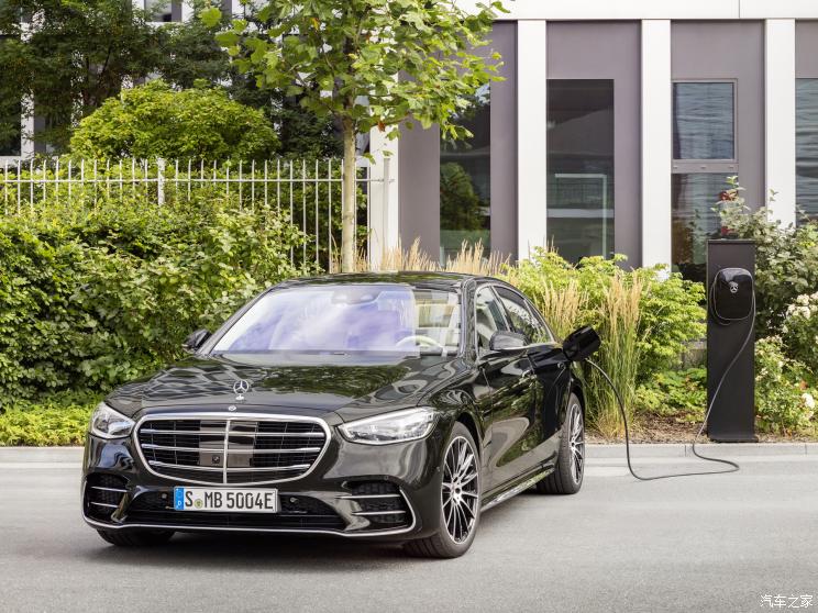 奔驰(进口) 奔驰S级新能源 2021款 S 580 e L AMG Line 欧洲版 奔驰(进口) 奔驰S级新能源 2021款 S 580 e L AMG Line 欧洲版