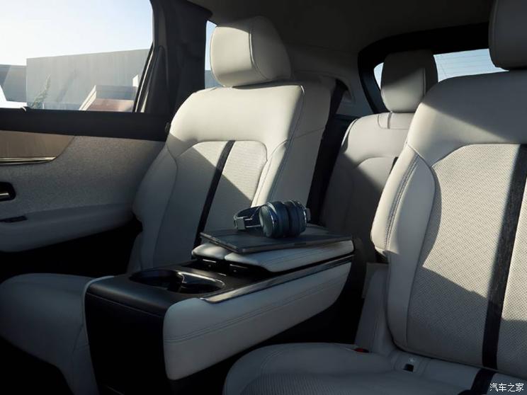 马自达(进口) 马自达CX-90 2024款 基本型 马自达(进口) 马自达CX-90 2024款 基本型