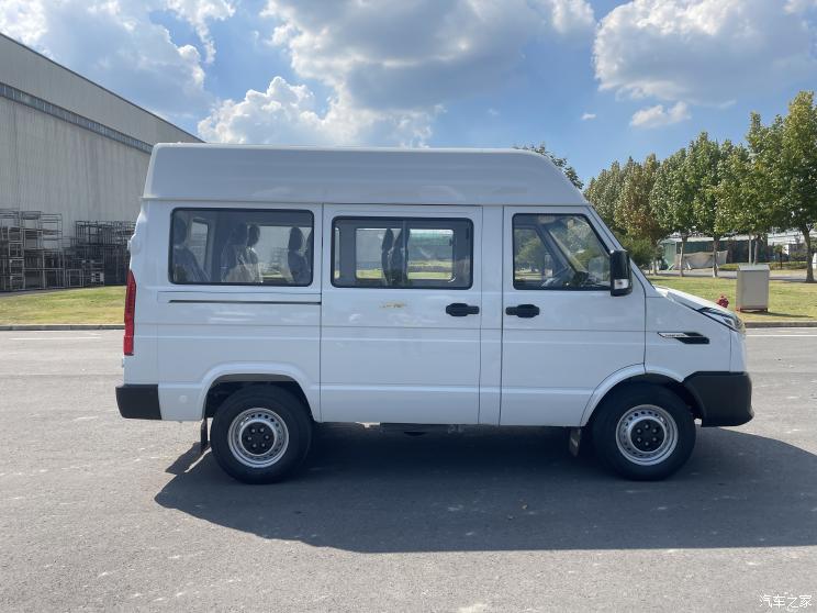 南京依维柯 依维柯得意 2023款 多功能客车 南京依维柯 依维柯得意 2023款 多功能客车