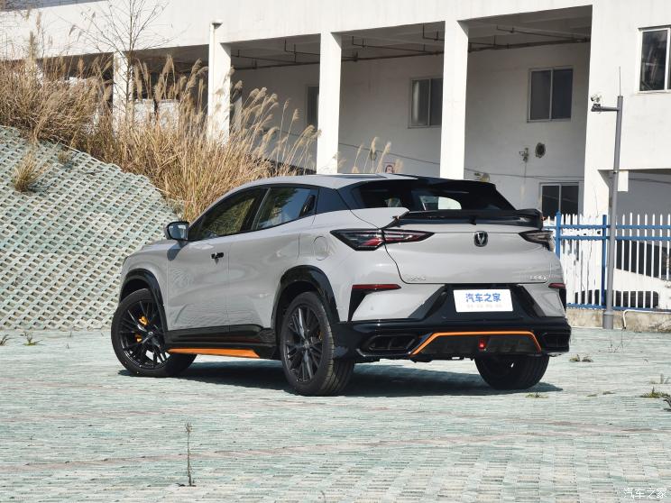 长安汽车 长安UNI-T 2023款 1.5T 运动版 旗舰型