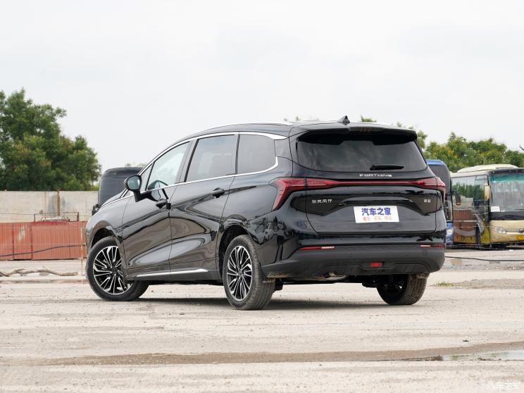 东风风行 风行游艇 2022款 1.5T DCT扬帆版 东风风行 风行游艇 2022款 1.5T DCT扬帆版