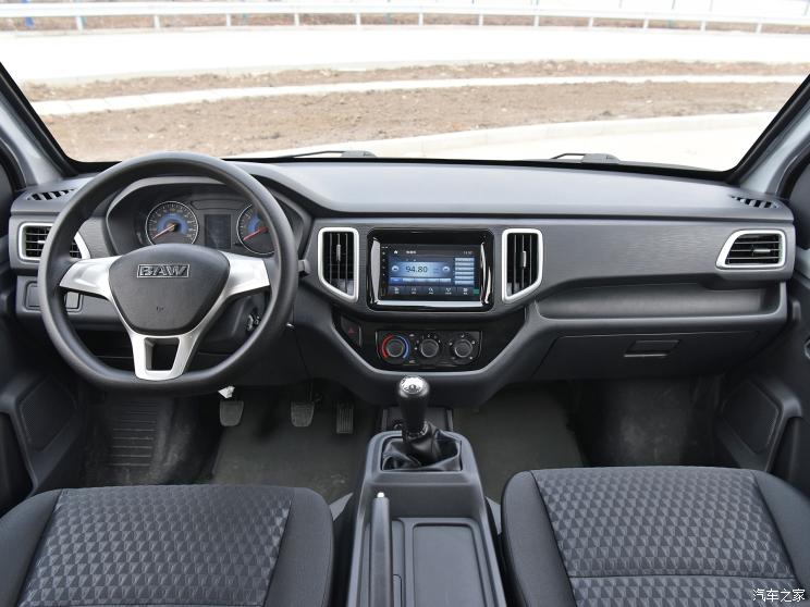 北京汽车制造厂 鲸卡T6 2022款 2.0L手动豪华版双排LQ481QFB 北京汽车制造厂 鲸卡T6 2022款 2.0L手动豪华版双排LQ481QFB