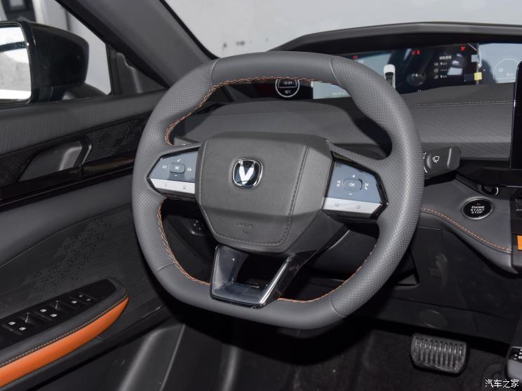 长安汽车 长安UNI-V 智电iDD 2023款 智电iDD 1.5T 基本型 长安汽车 长安UNI-V 智电iDD 2023款 智电iDD 1.5T 基本型