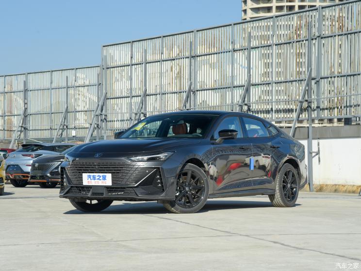 长安汽车 长安UNI-V 智电iDD 2023款 智电iDD 1.5T 基本型 长安汽车 长安UNI-V 智电iDD 2023款 智电iDD 1.5T 基本型