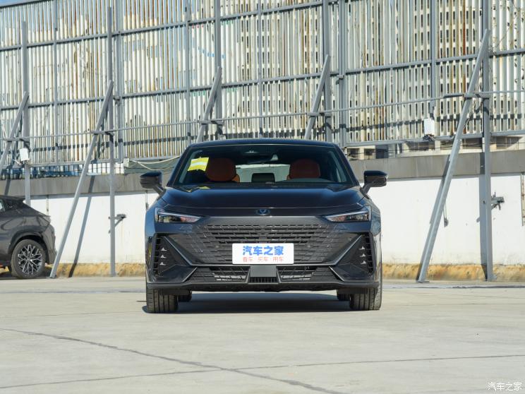 长安汽车 长安UNI-V 智电iDD 2023款 智电iDD 1.5T 基本型 长安汽车 长安UNI-V 智电iDD 2023款 智电iDD 1.5T 基本型