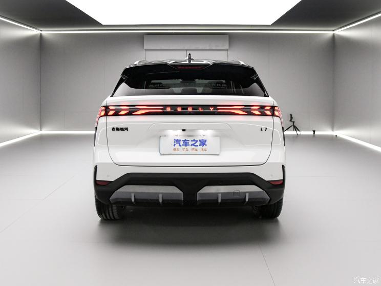 吉利汽车 银河L7 2023款 插混 基本型 吉利汽车 银河L7 2023款 插混 基本型