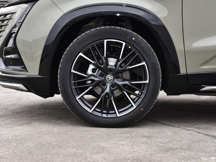 长安汽车 长安UNI-T 2023款 1.5T 尊贵型