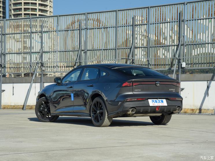 长安汽车 长安UNI-V 智电iDD 2023款 智电iDD 1.5T 基本型 长安汽车 长安UNI-V 智电iDD 2023款 智电iDD 1.5T 基本型